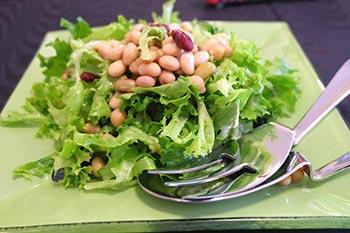 豆とレタスのサラダ